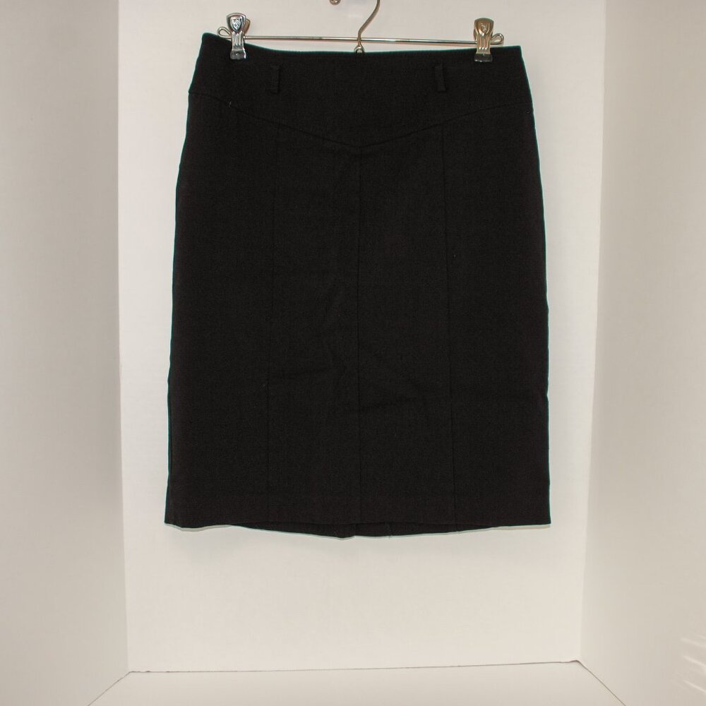 Black Style & Co. Pencil Skirt W/ belt loops and slit in back, size 6 P.